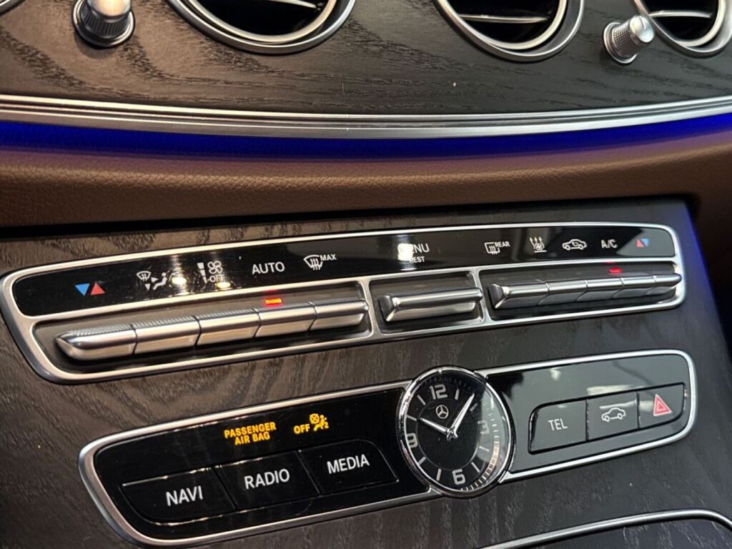 Mercedes-Benz E 2019 Musta