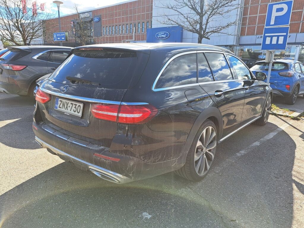 Mercedes-Benz E 2019 Musta