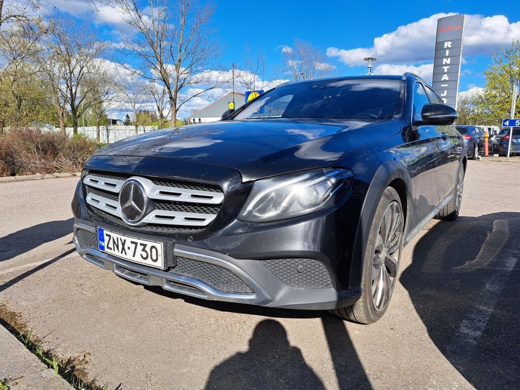 Mercedes-Benz E 2019 Musta