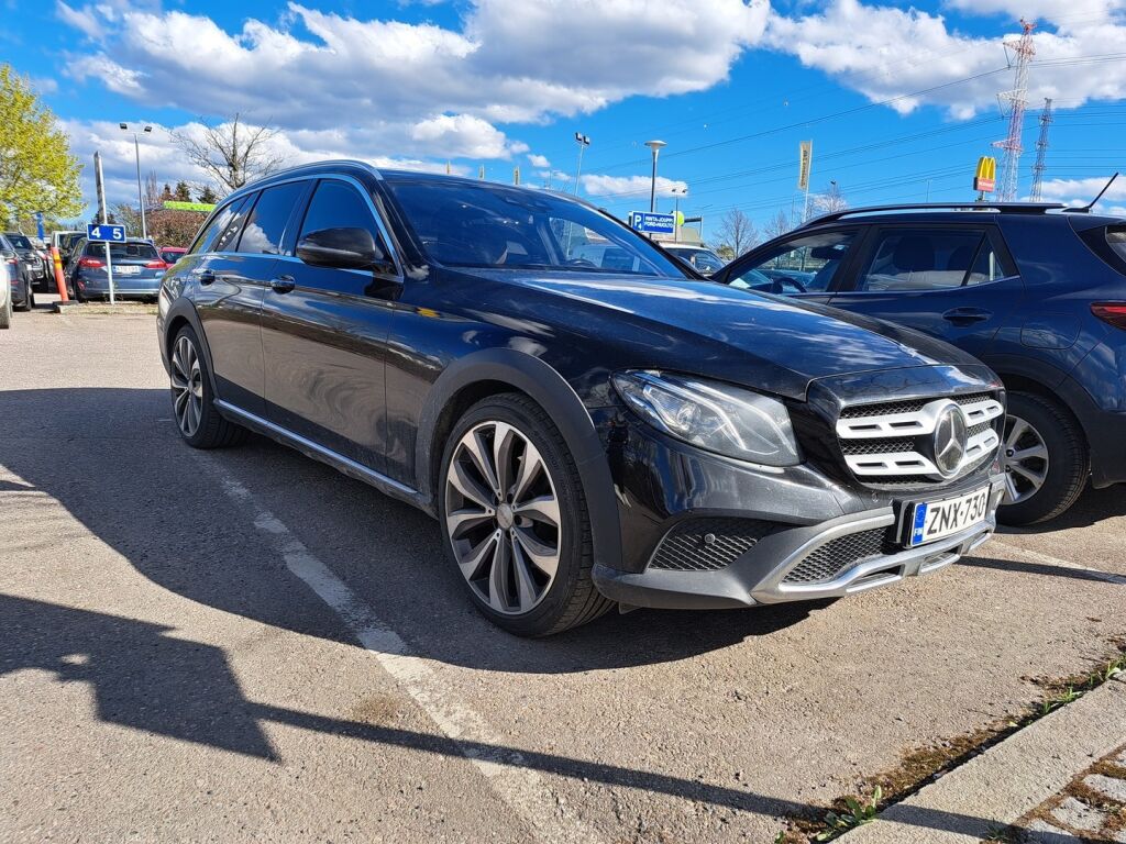Mercedes-Benz E 2019 Musta