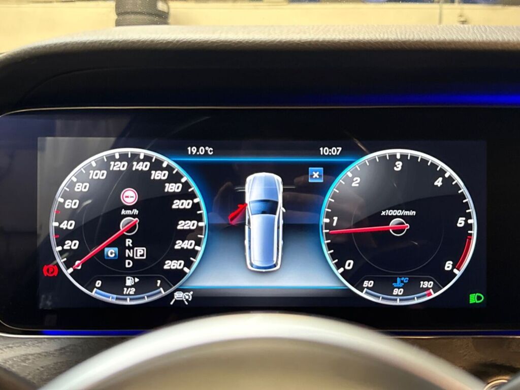 Mercedes-Benz E 2019 Musta