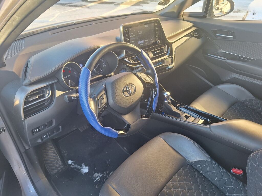 Toyota C-HR 2020 Harmaa