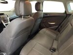 Opel Astra 2011 Punainen