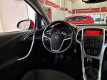 Opel Astra 2011 Punainen
