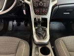 Opel Astra 2011 Punainen