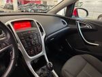Opel Astra 2011 Punainen