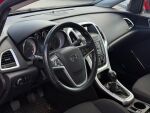 Opel Astra 2011 Punainen