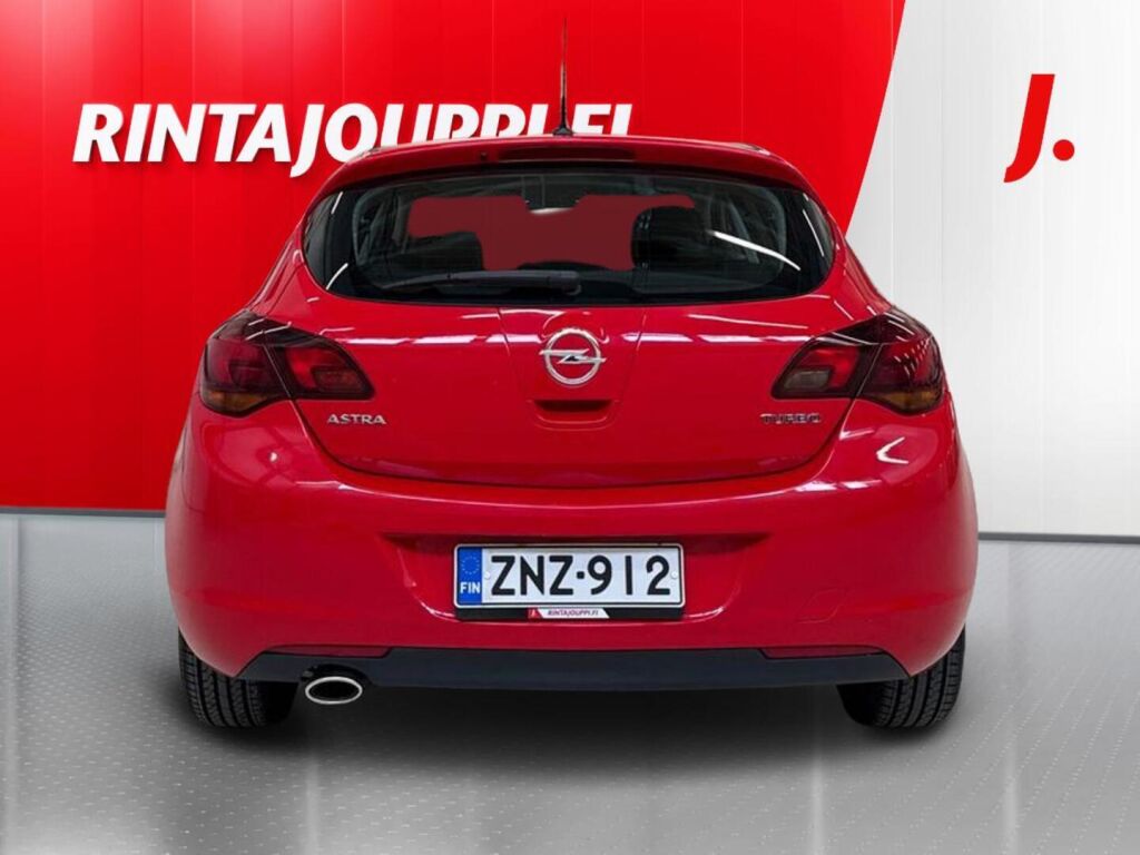 Opel Astra 2011 Punainen