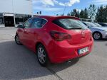 Opel Astra 2011 Punainen