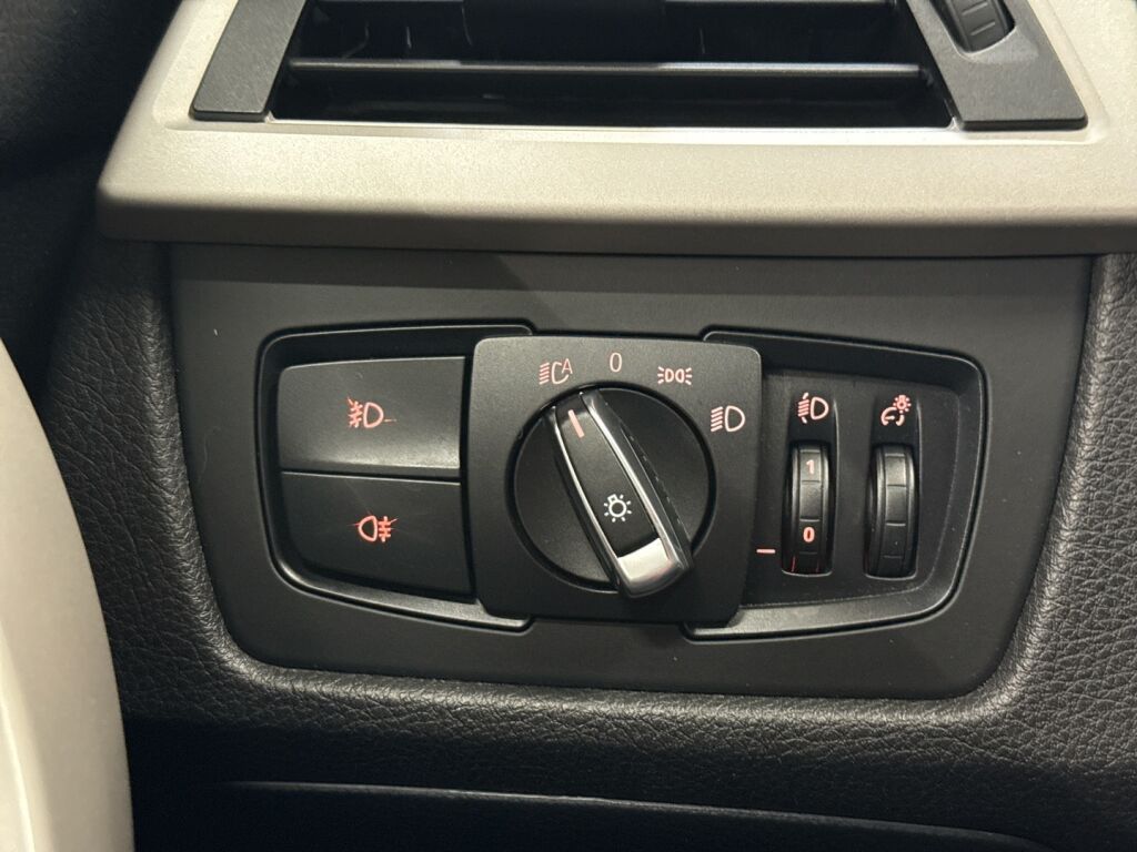 BMW 316 2014 Ruskea (beige)