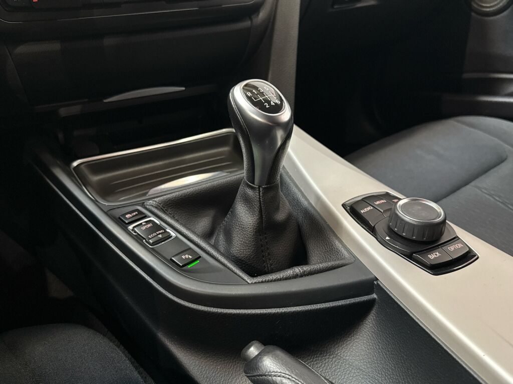 BMW 316 2014 Ruskea (beige)