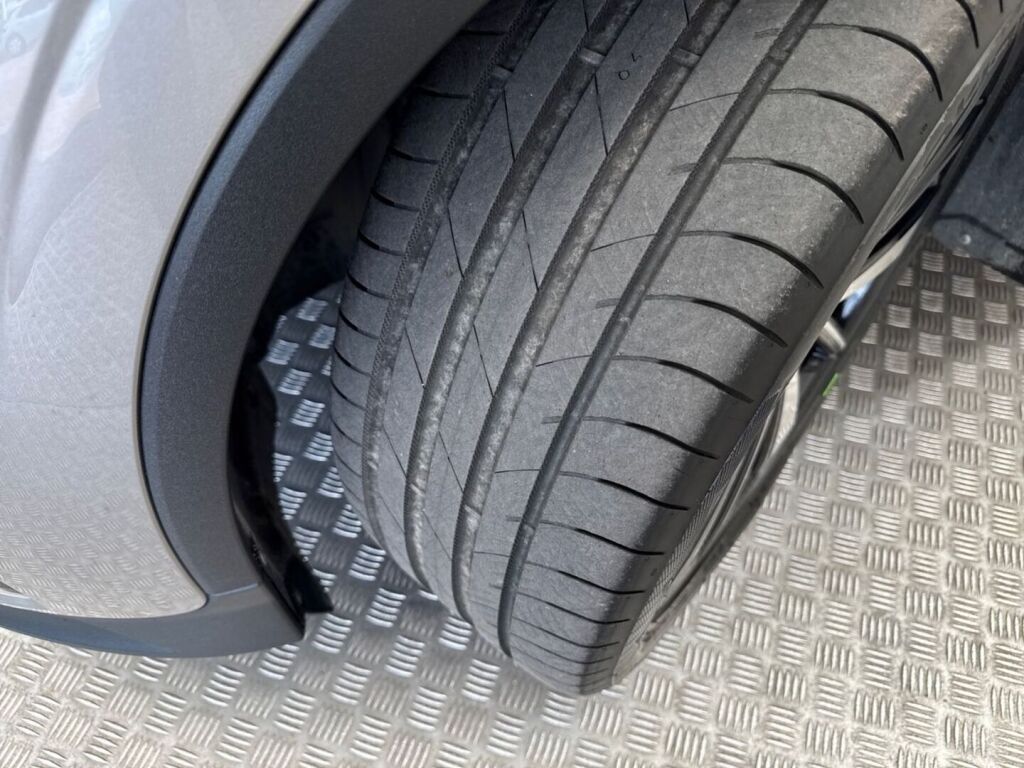 Polestar 2 2022 Harmaa