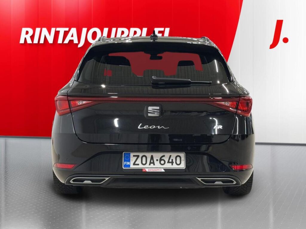Seat Leon Sportstourer 2022 Musta