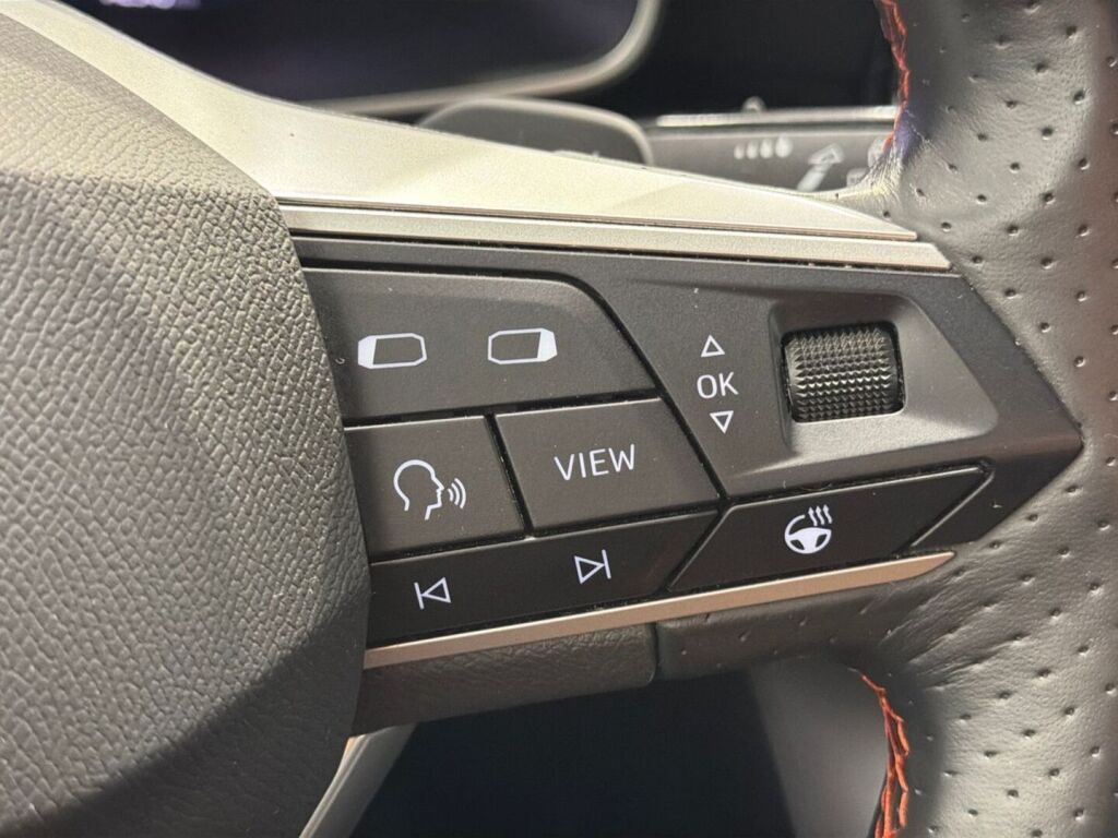 Seat Leon Sportstourer 2022 Musta