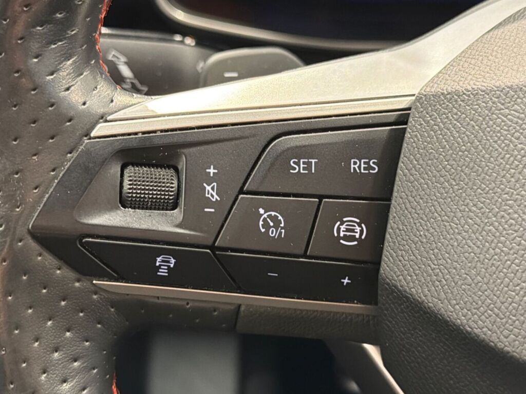 Seat Leon Sportstourer 2022 Musta