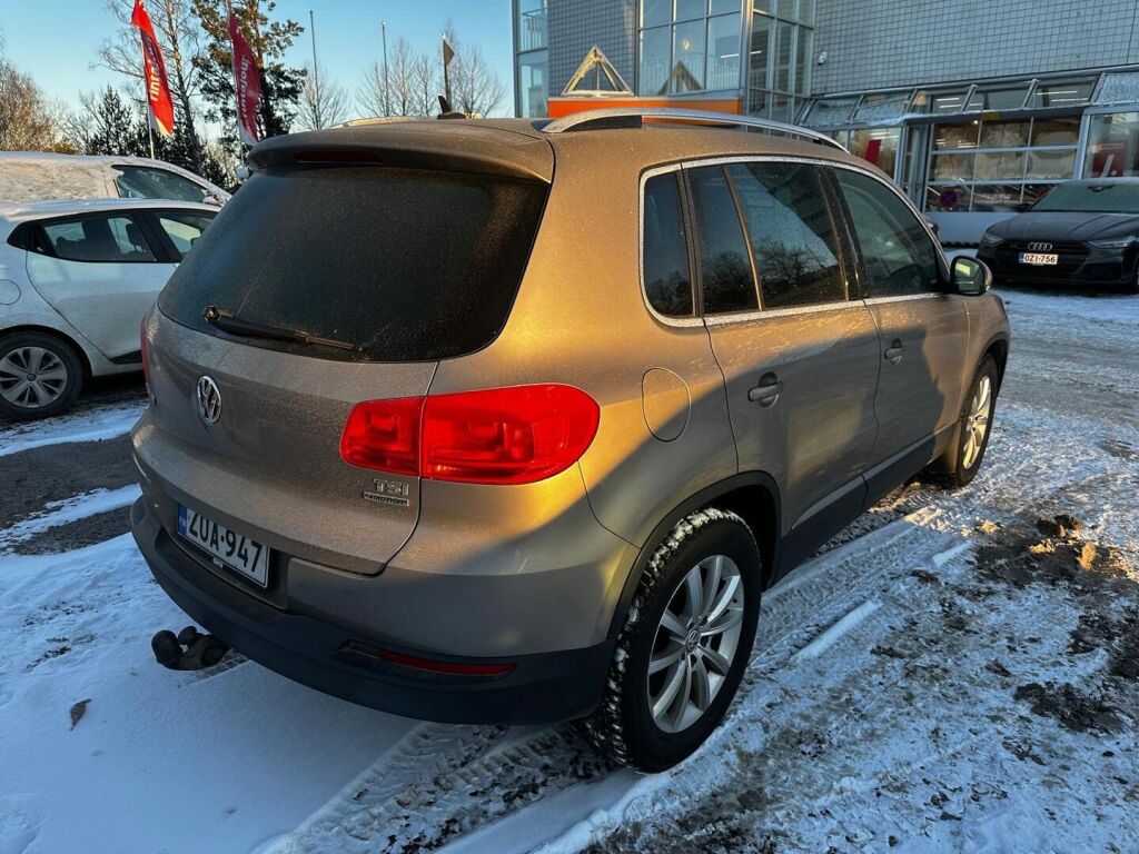 Volkswagen Tiguan 2012 Ruskea (beige)