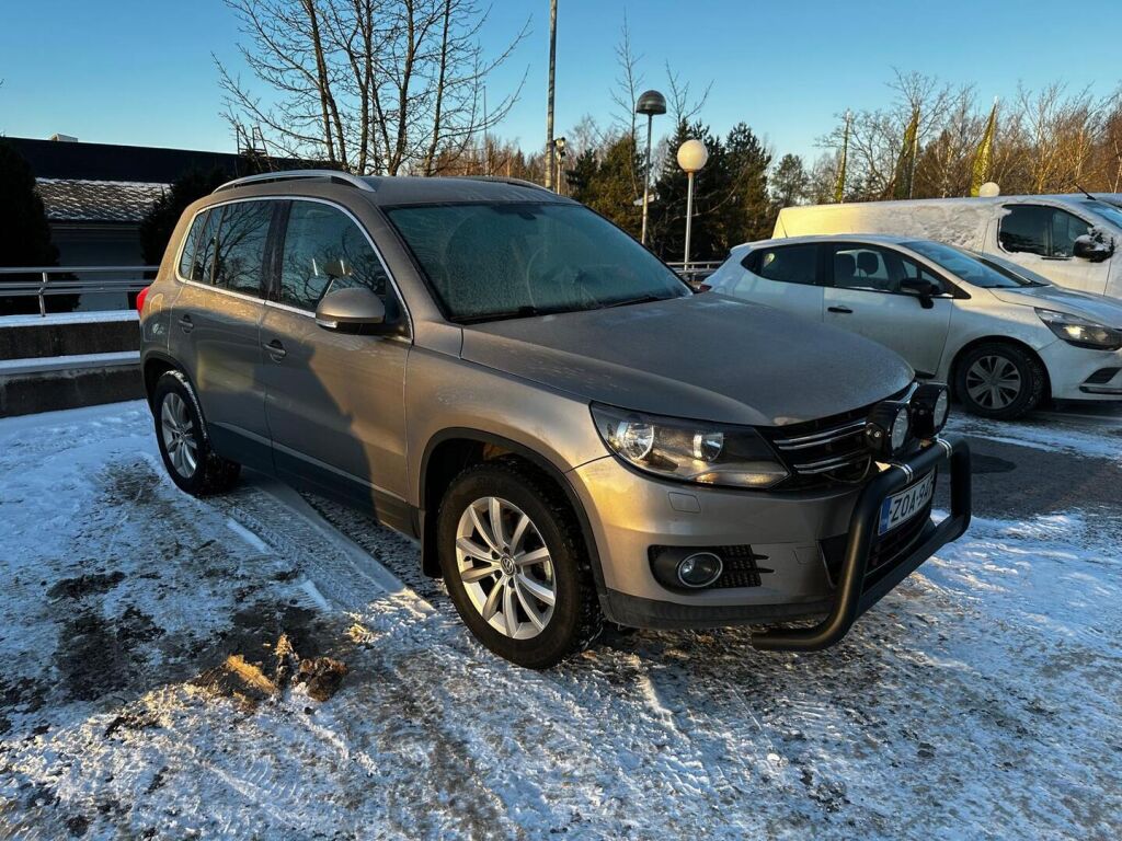 Volkswagen Tiguan 2012 Ruskea (beige)