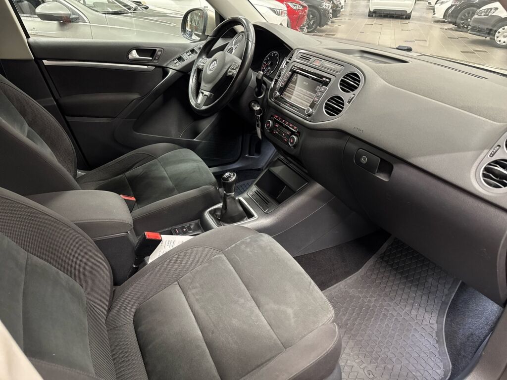Volkswagen Tiguan 2012 Ruskea (beige)
