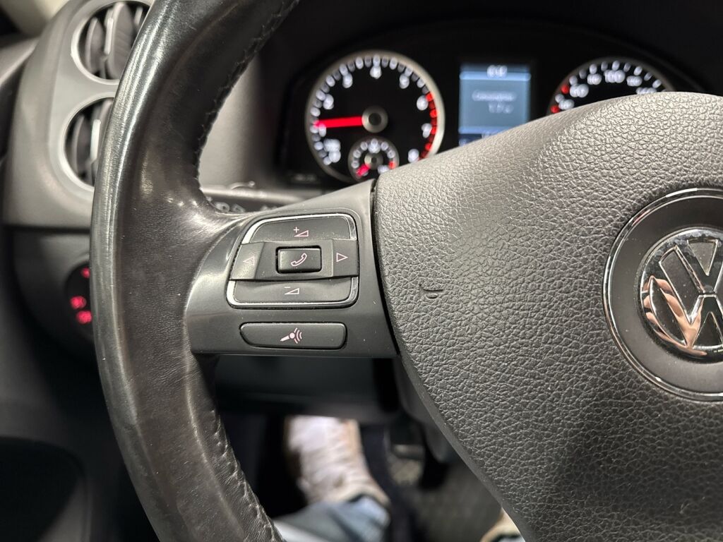 Volkswagen Tiguan 2012 Ruskea (beige)