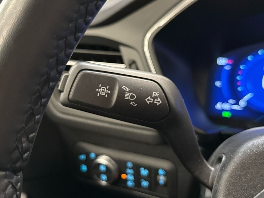Ford Kuga 2022 Harmaa