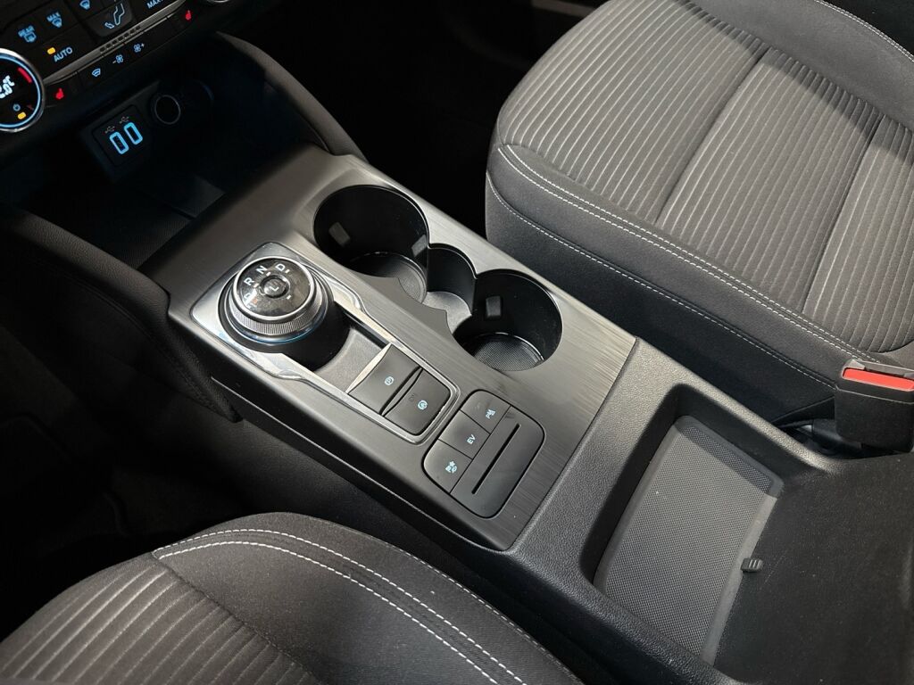 Ford Kuga 2022 Harmaa