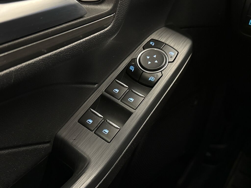 Ford Kuga 2022 Harmaa