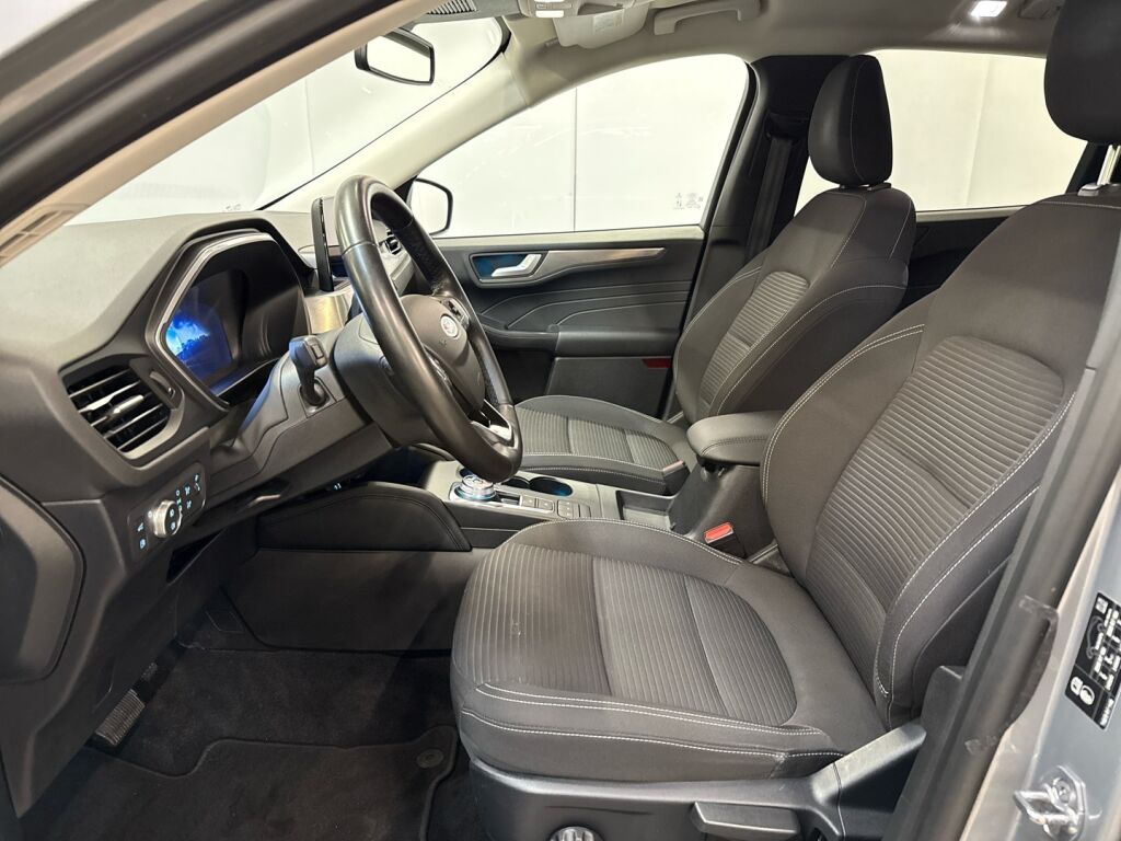 Ford Kuga 2022 Harmaa