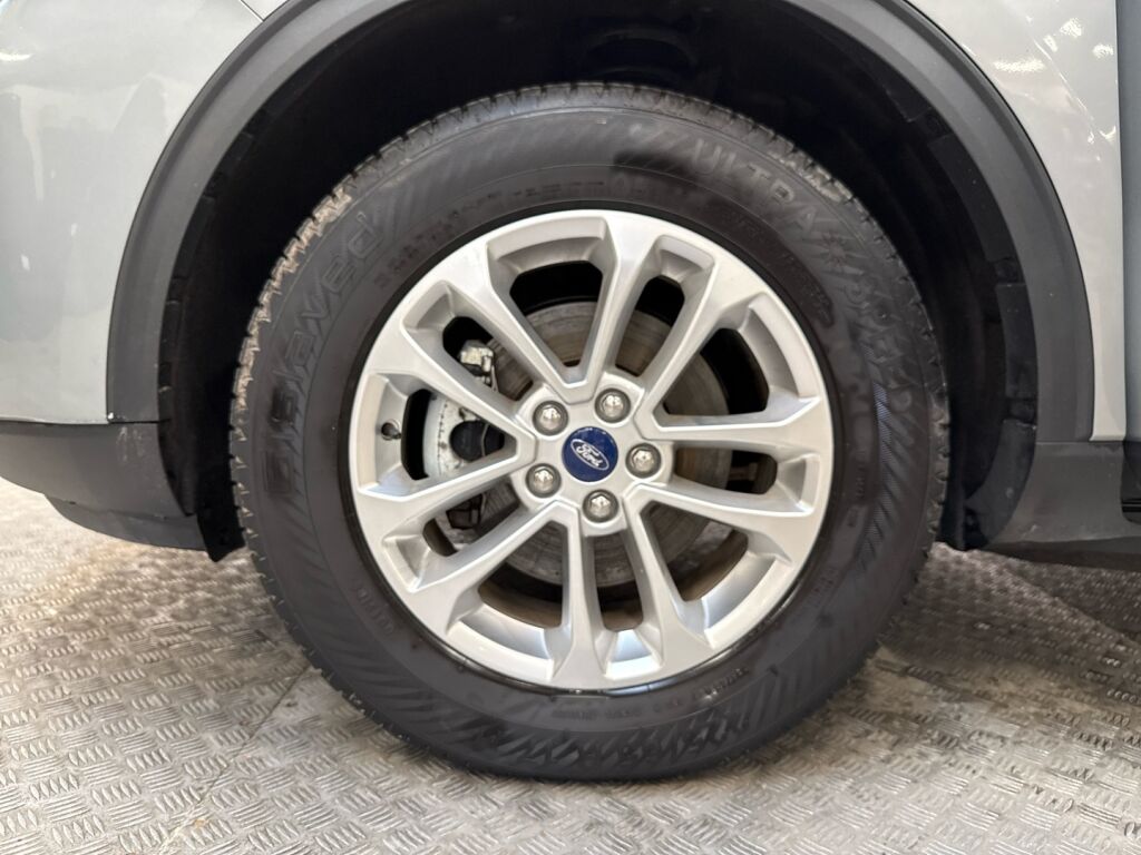 Ford Kuga 2022 Harmaa