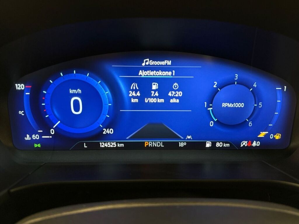 Ford Kuga 2022 Musta
