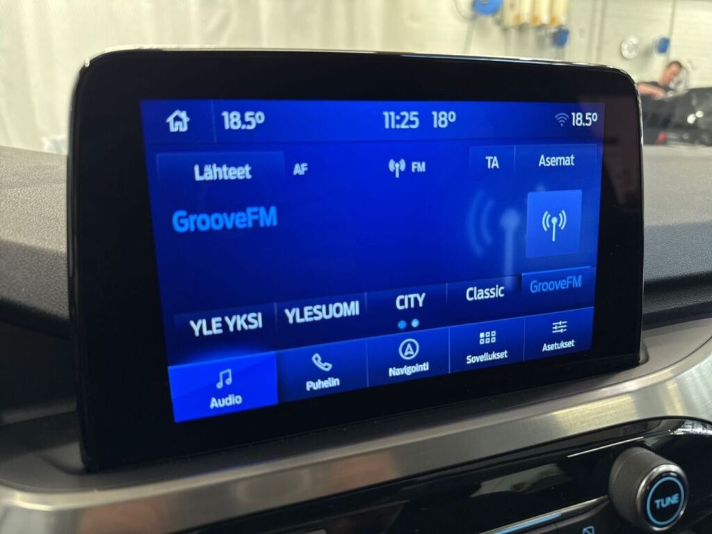 Ford Kuga 2022 Musta