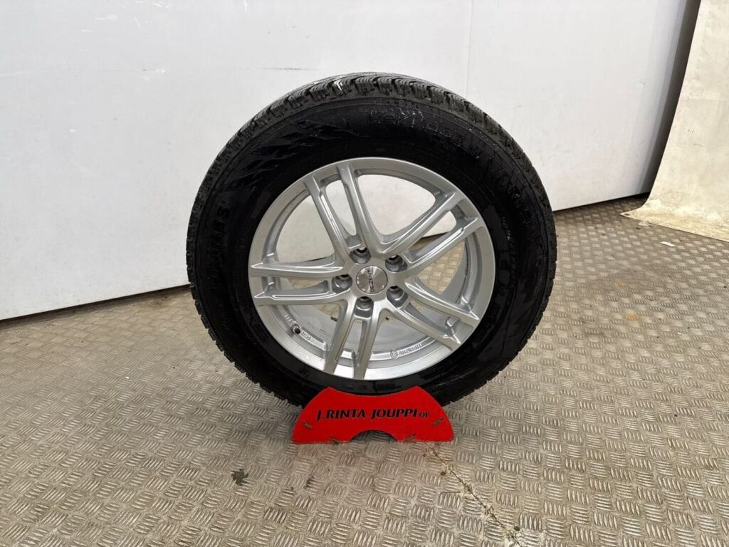 Ford Kuga 2022 Musta