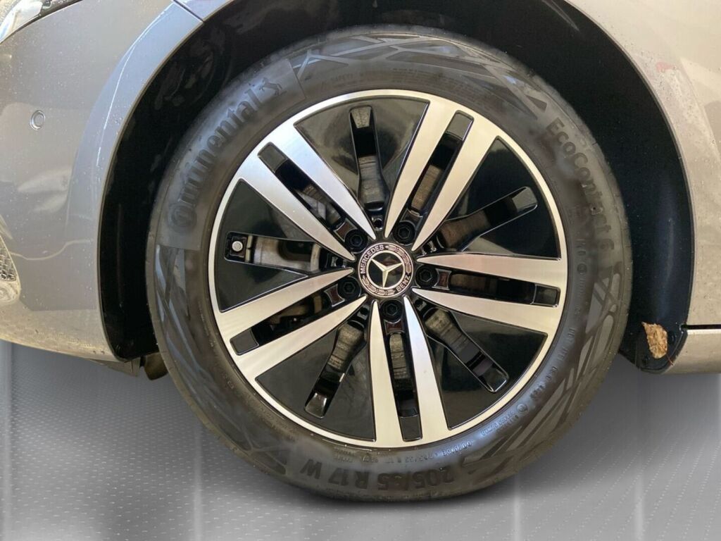 Mercedes-Benz A 2022 Harmaa