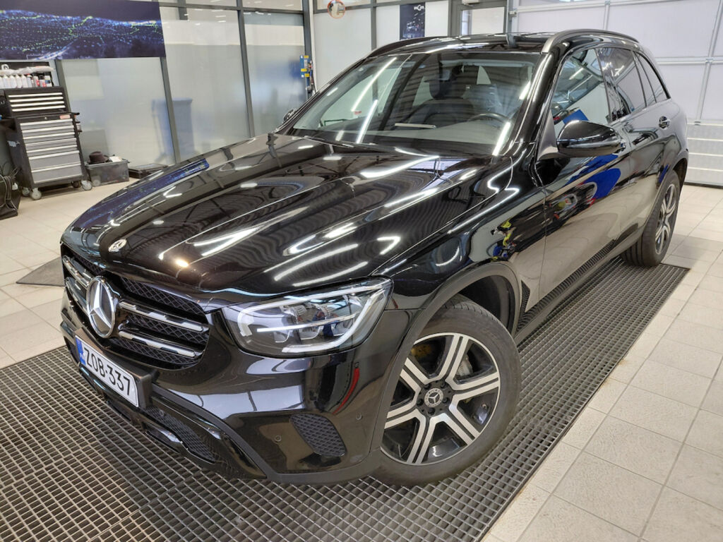 Mercedes-Benz GLC 2022 Musta