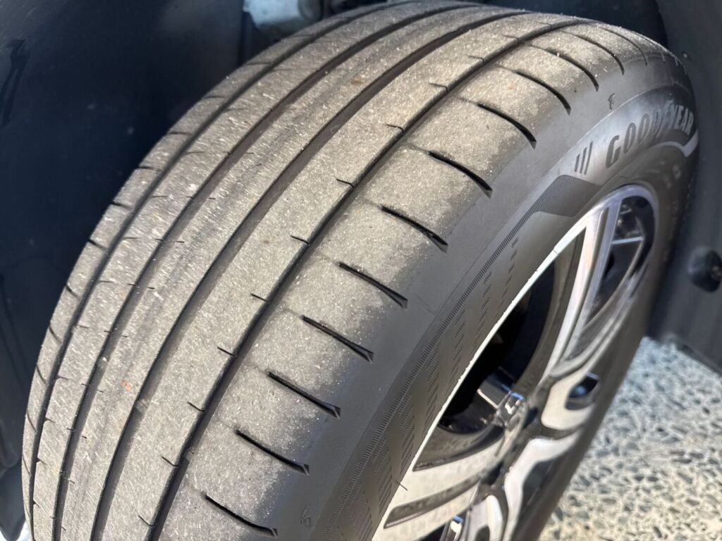 Mercedes-Benz GLC 2022 Musta
