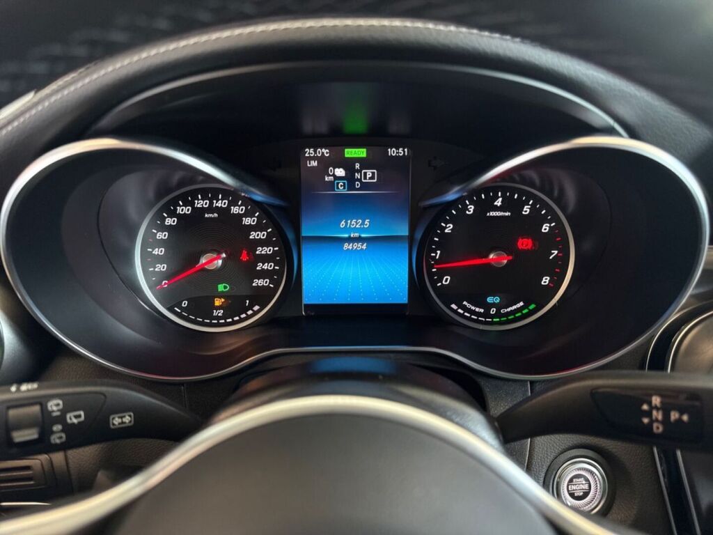 Mercedes-Benz GLC 2022 Musta