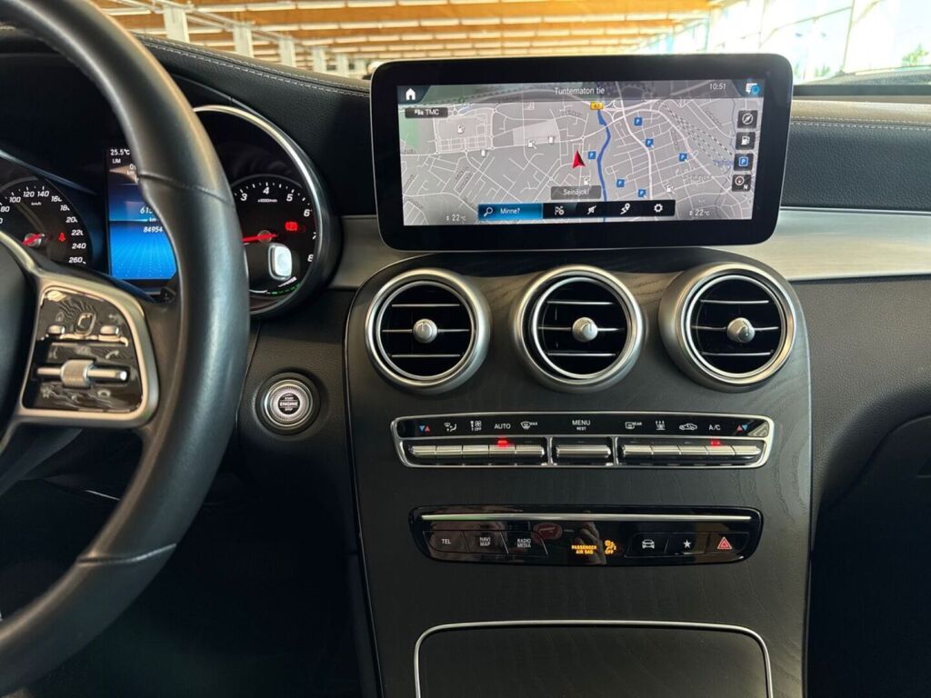 Mercedes-Benz GLC 2022 Musta
