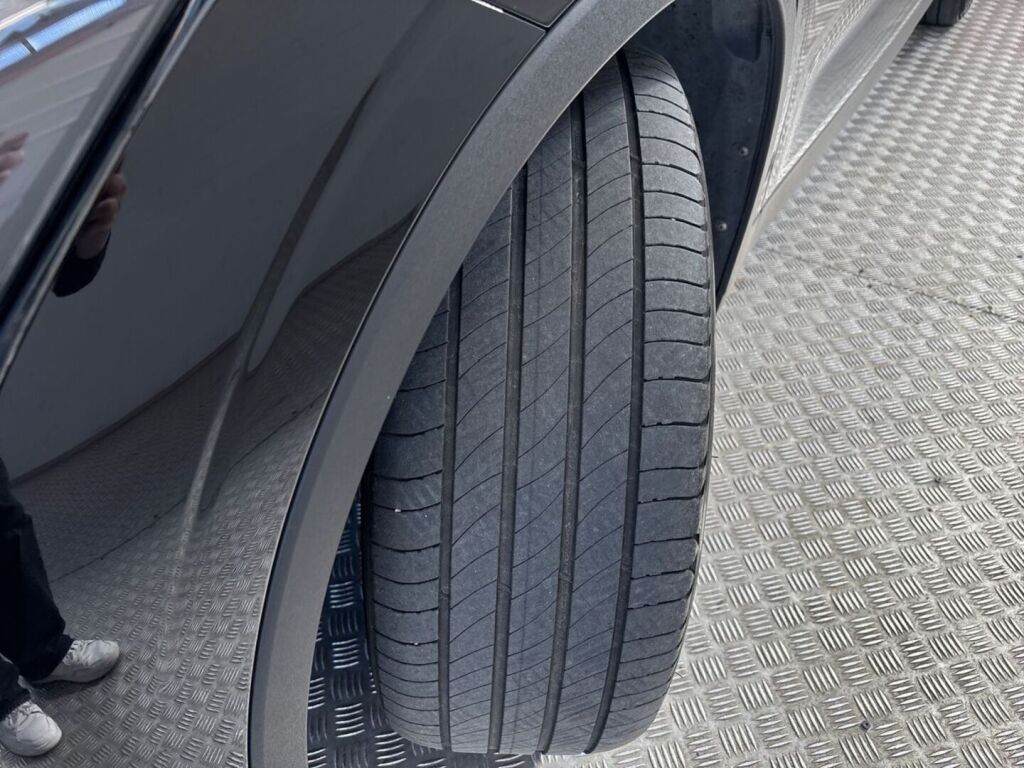 Polestar 2 2022 Musta