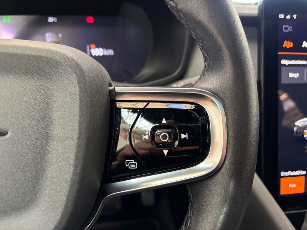 Polestar 2 2022 Musta