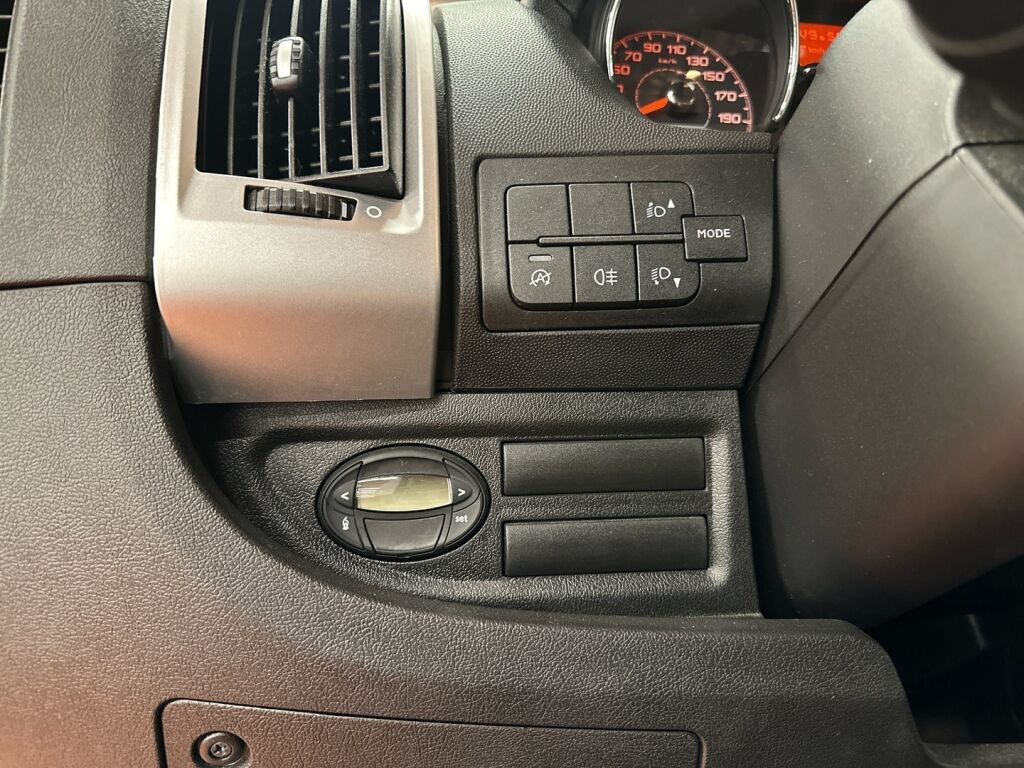 Opel Movano 2022 Musta