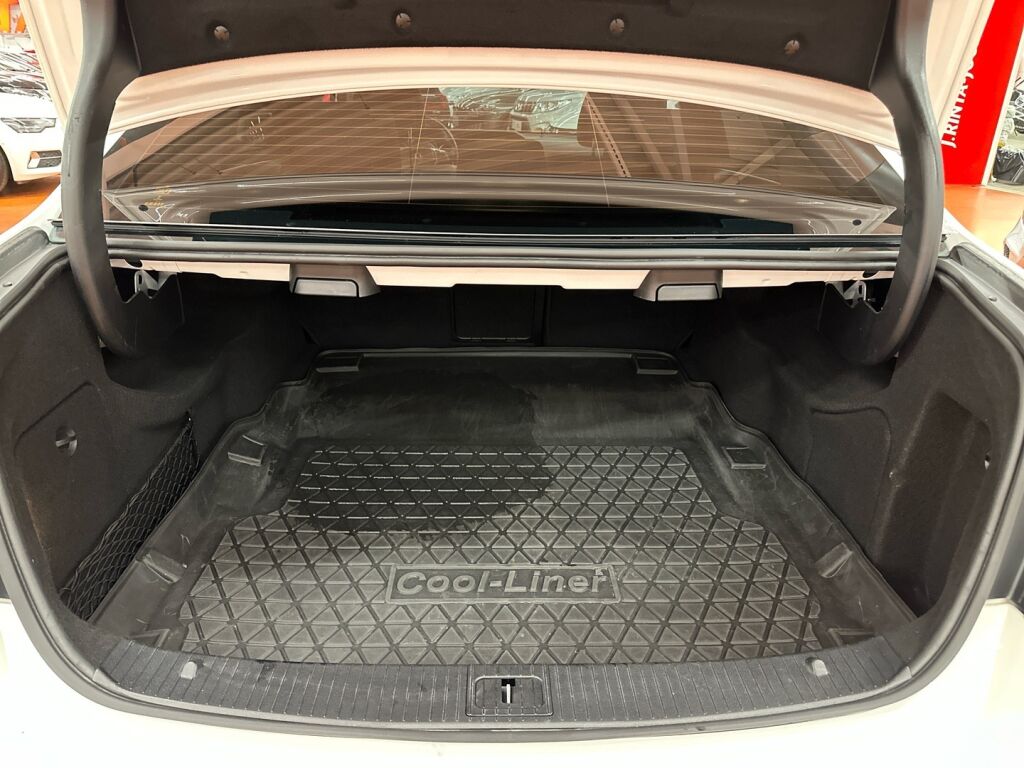 Mercedes-Benz E 2015 Valkoinen