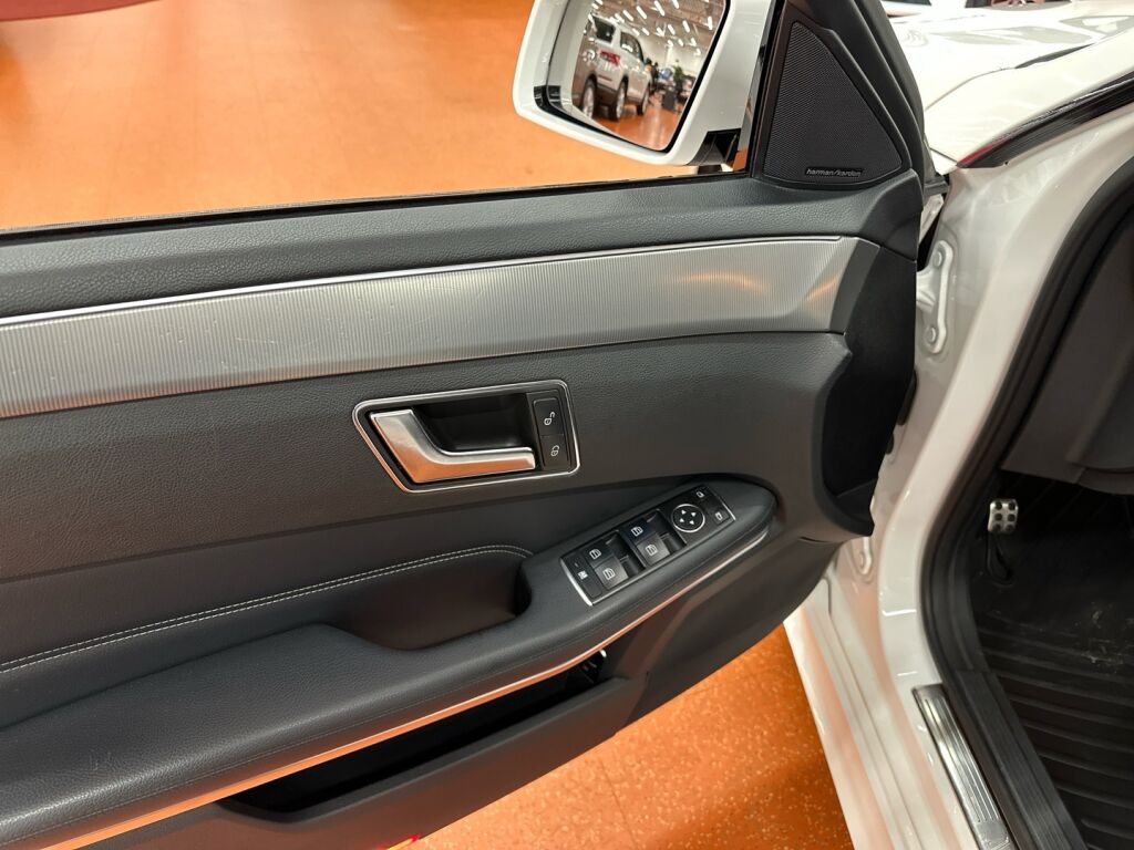 Mercedes-Benz E 2015 Valkoinen