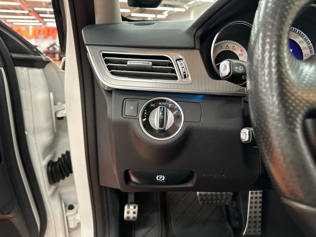 Mercedes-Benz E 2015 Valkoinen