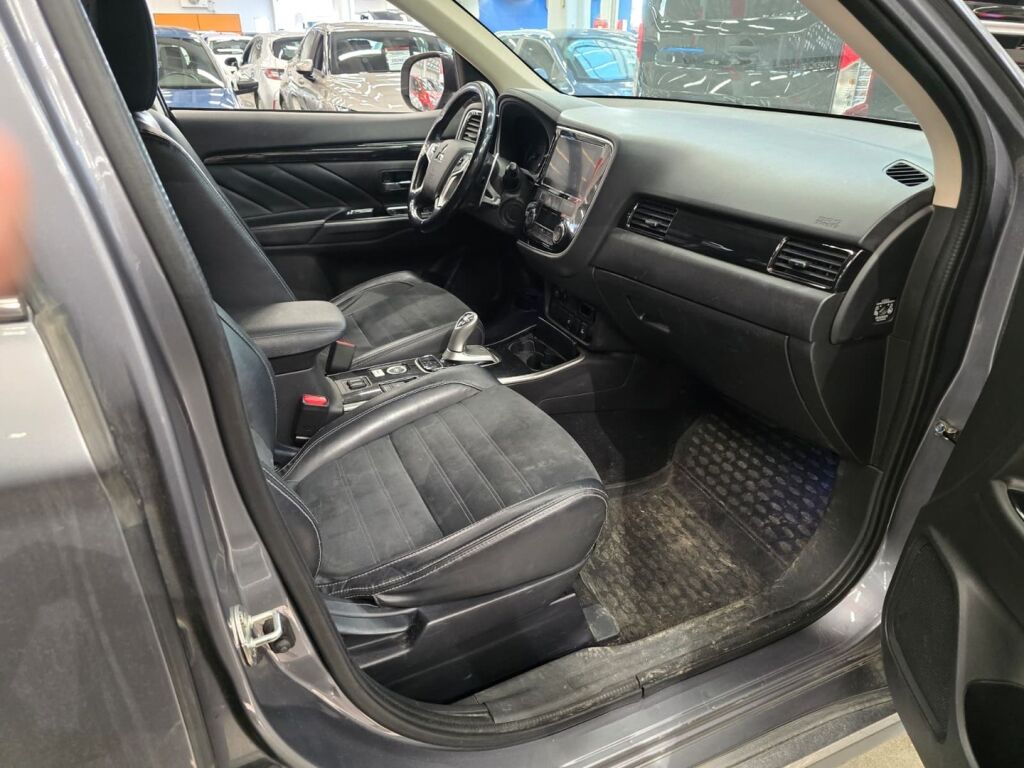 Mitsubishi Outlander PHEV 2017 Harmaa