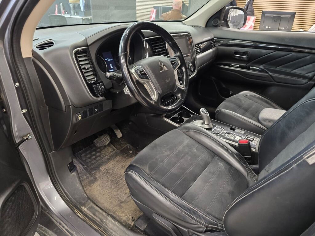 Mitsubishi Outlander PHEV 2017 Harmaa