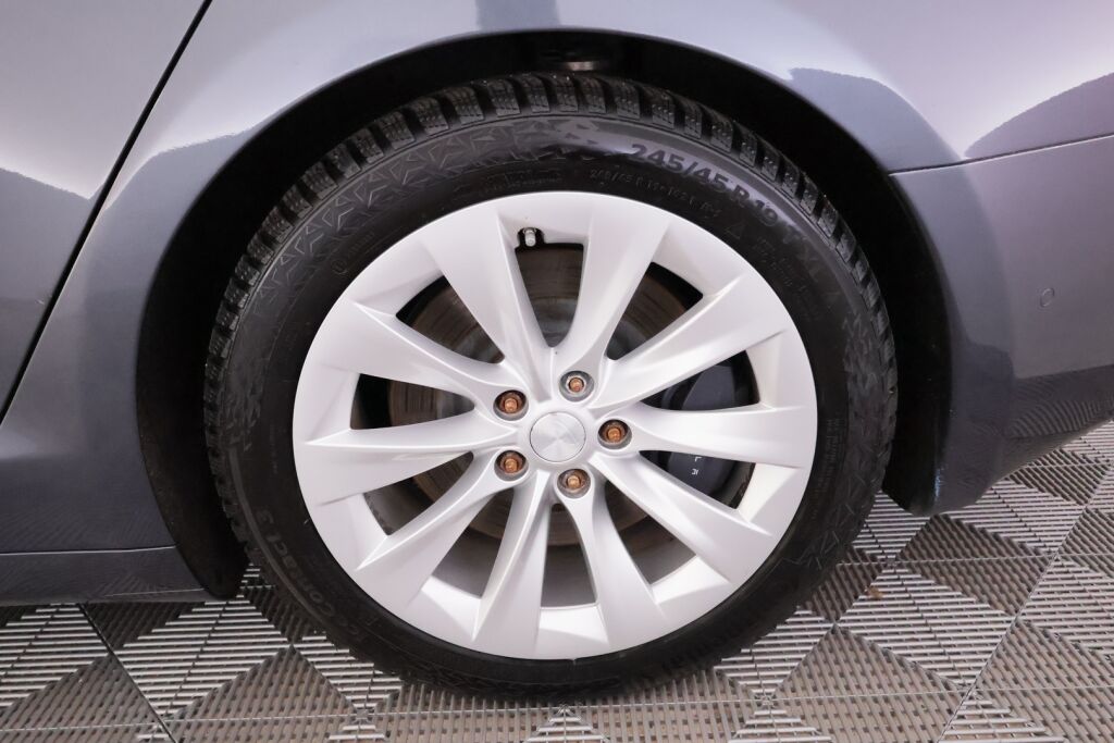 Tesla Model S 2018 Musta