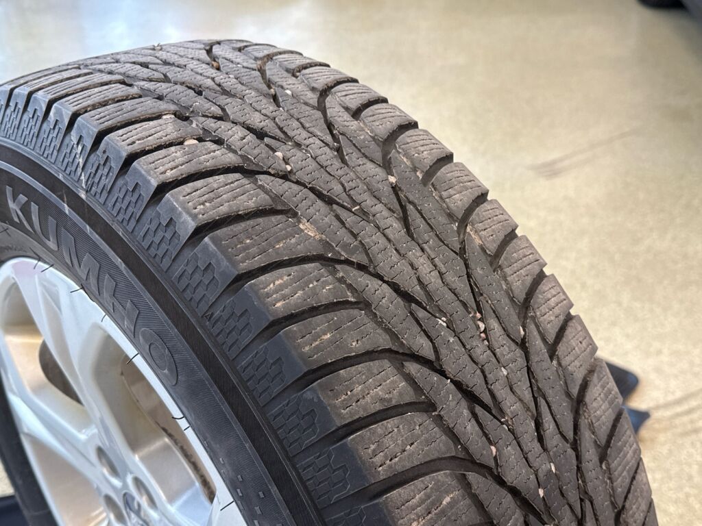 Ford Kuga 2021 Sininen