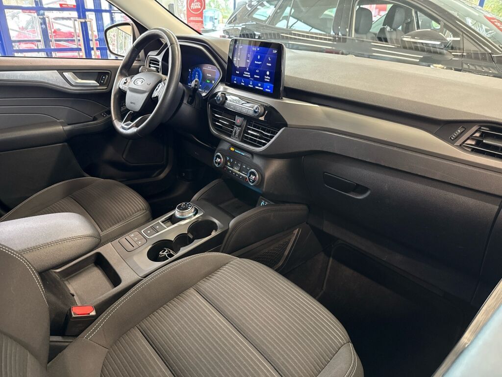 Ford Kuga 2021 Sininen