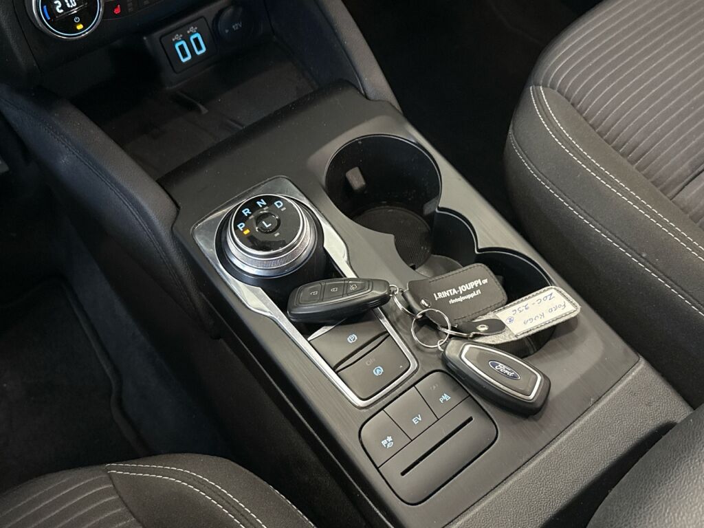 Ford Kuga 2021 Sininen