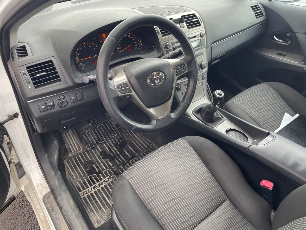 Toyota Avensis 2011 