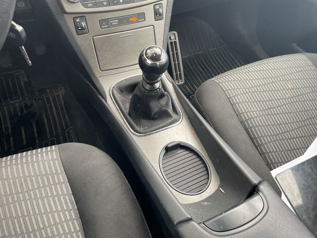 Toyota Avensis 2011 